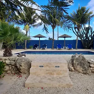 Caribbean Chillout *** Kralendijk